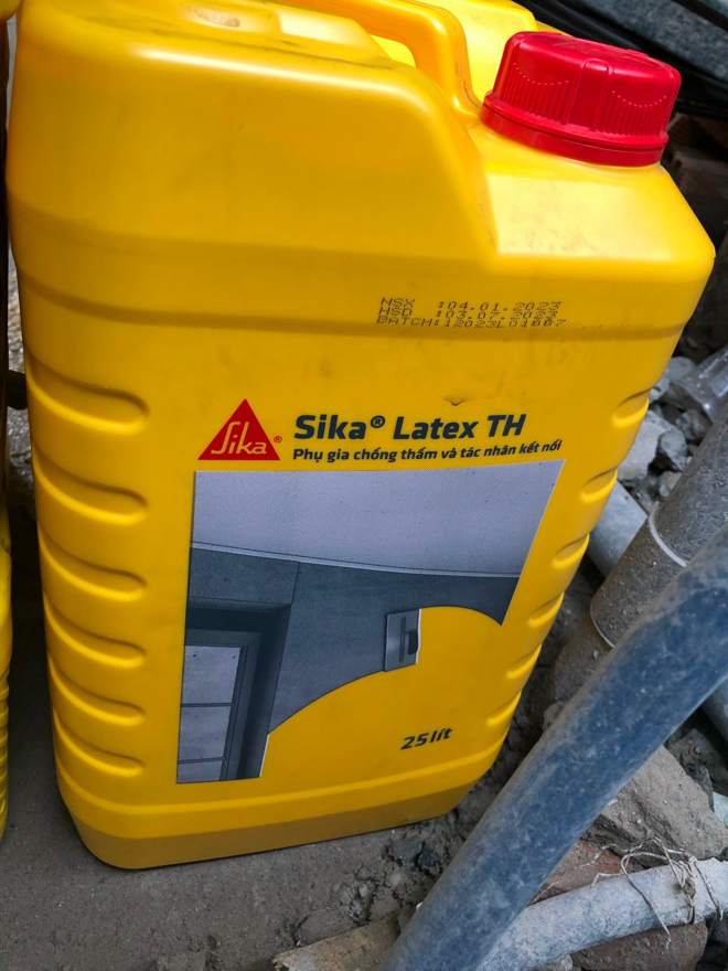 Phụ gia chống thấm Sika Latex TH — kiểm nhãn trước khi mở