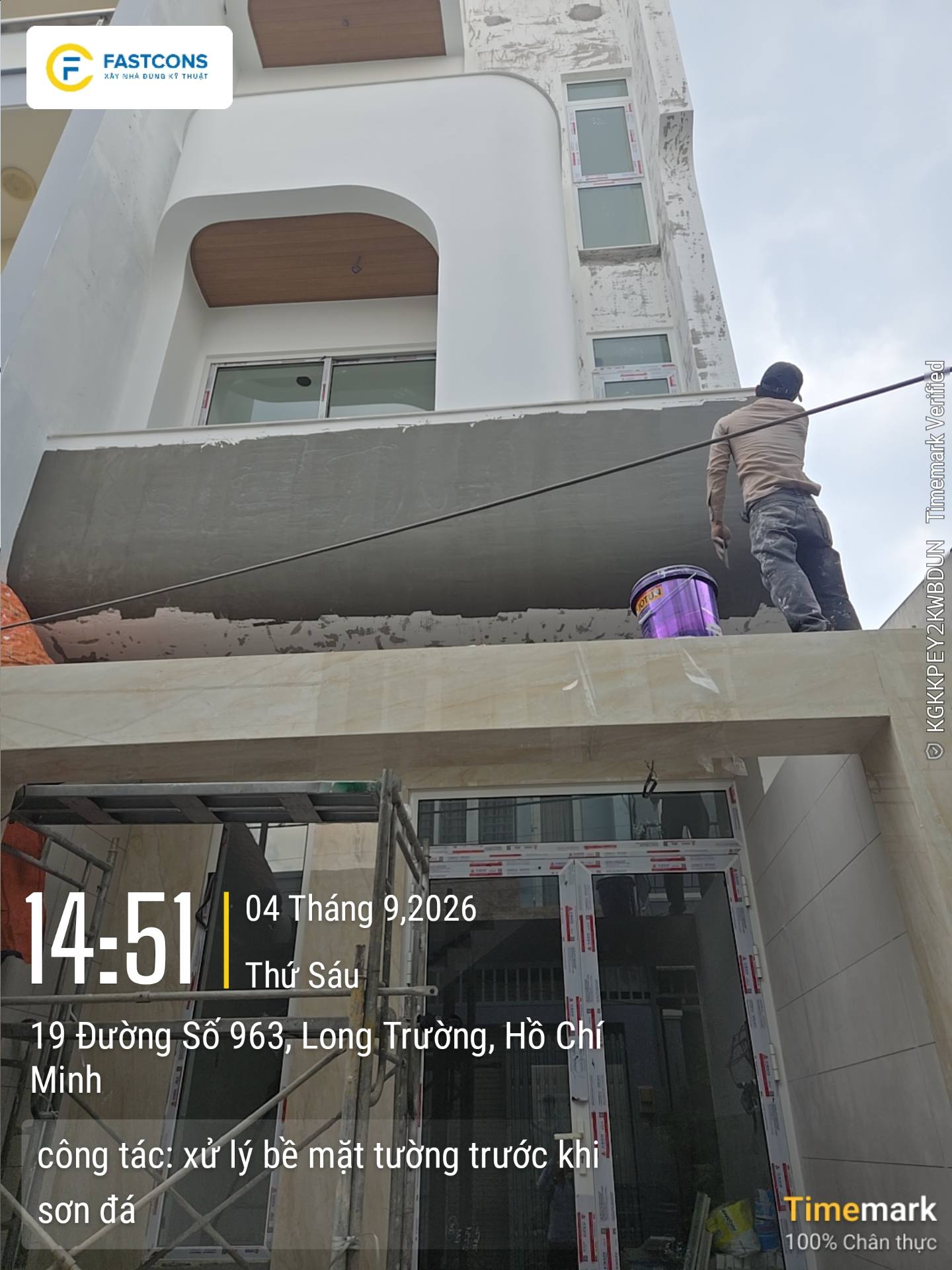 Xử lý bề mặt tường trước khi sơn