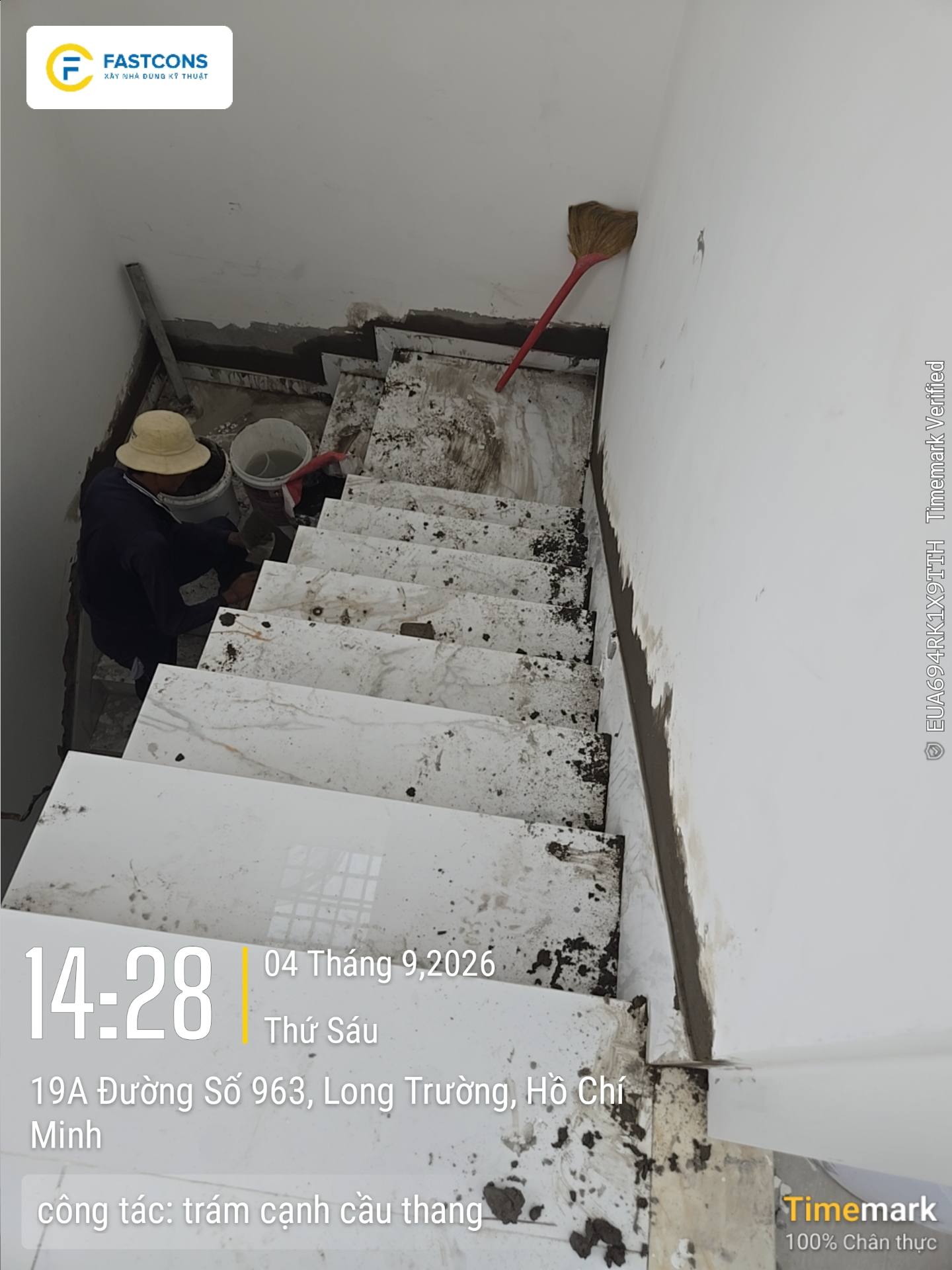 Trám cạnh cầu thang