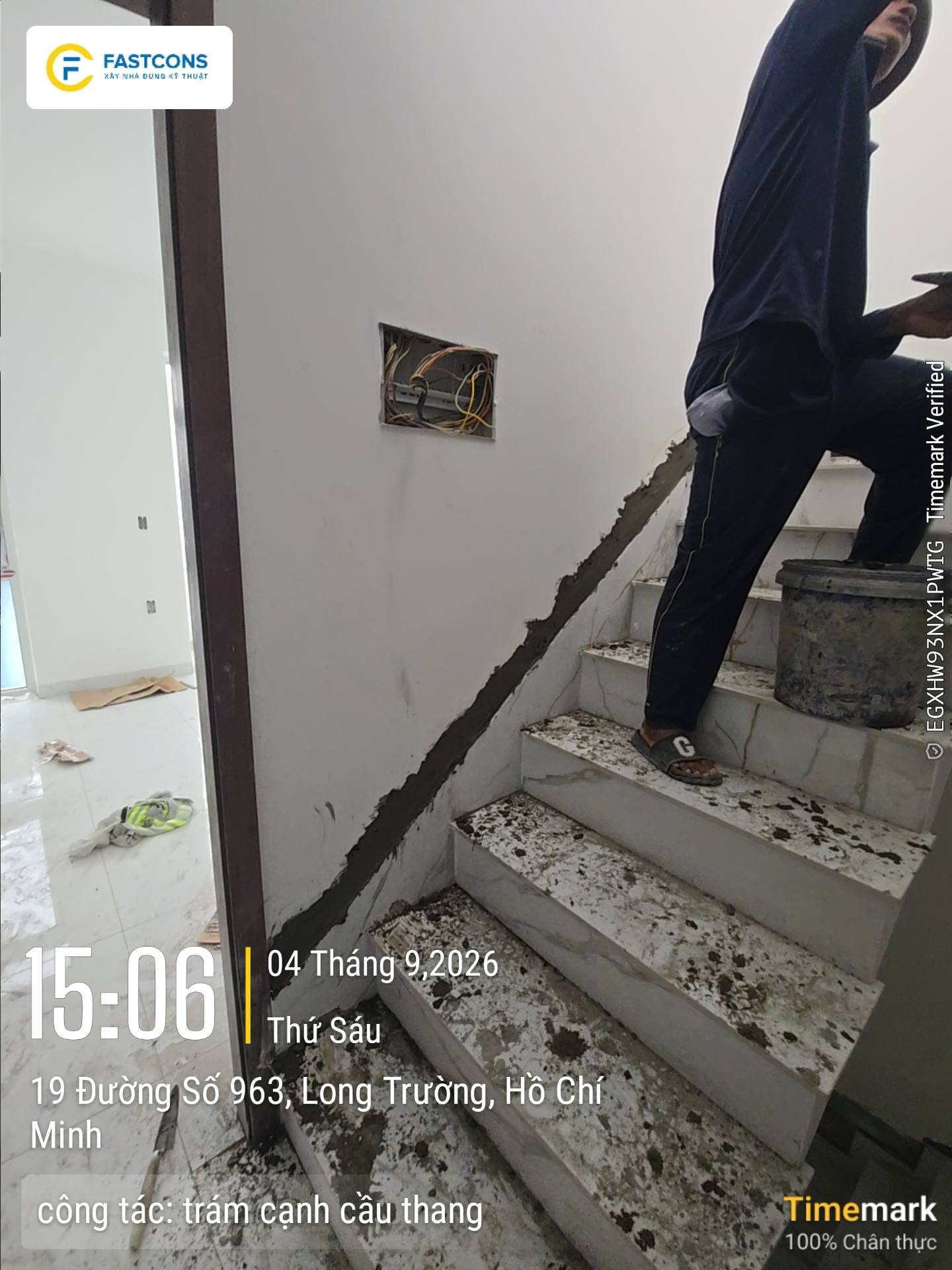 Trám cạnh cầu thang