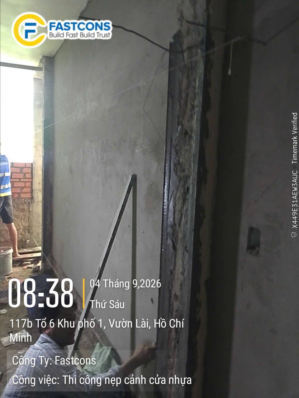 Thi công nẹp cạnh cửa nhựa